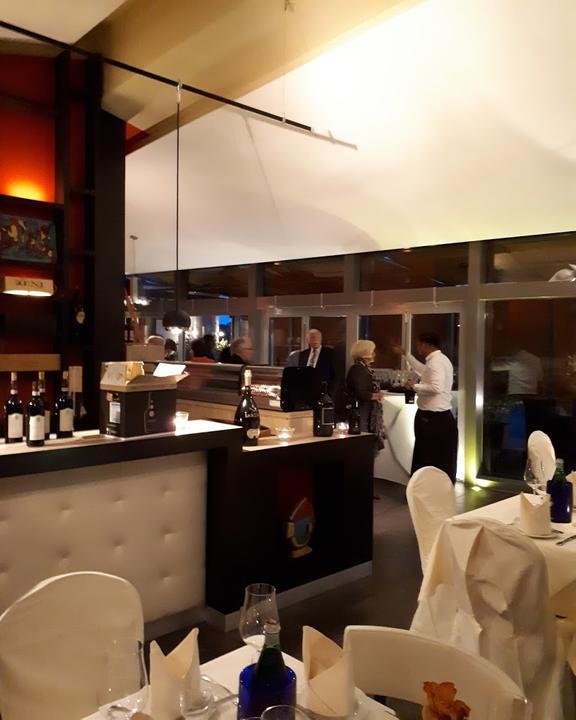 Sassella Ristorante Vinoteca